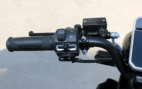 Electric Motorcycle | Handlebar Control Switch Detail Electric motorcycle anti-slip handlebar with waterproof multi-function switches, ergonomic design for comfortable control