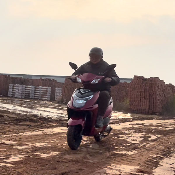 ZS-electric motorcycle-Poor-roads